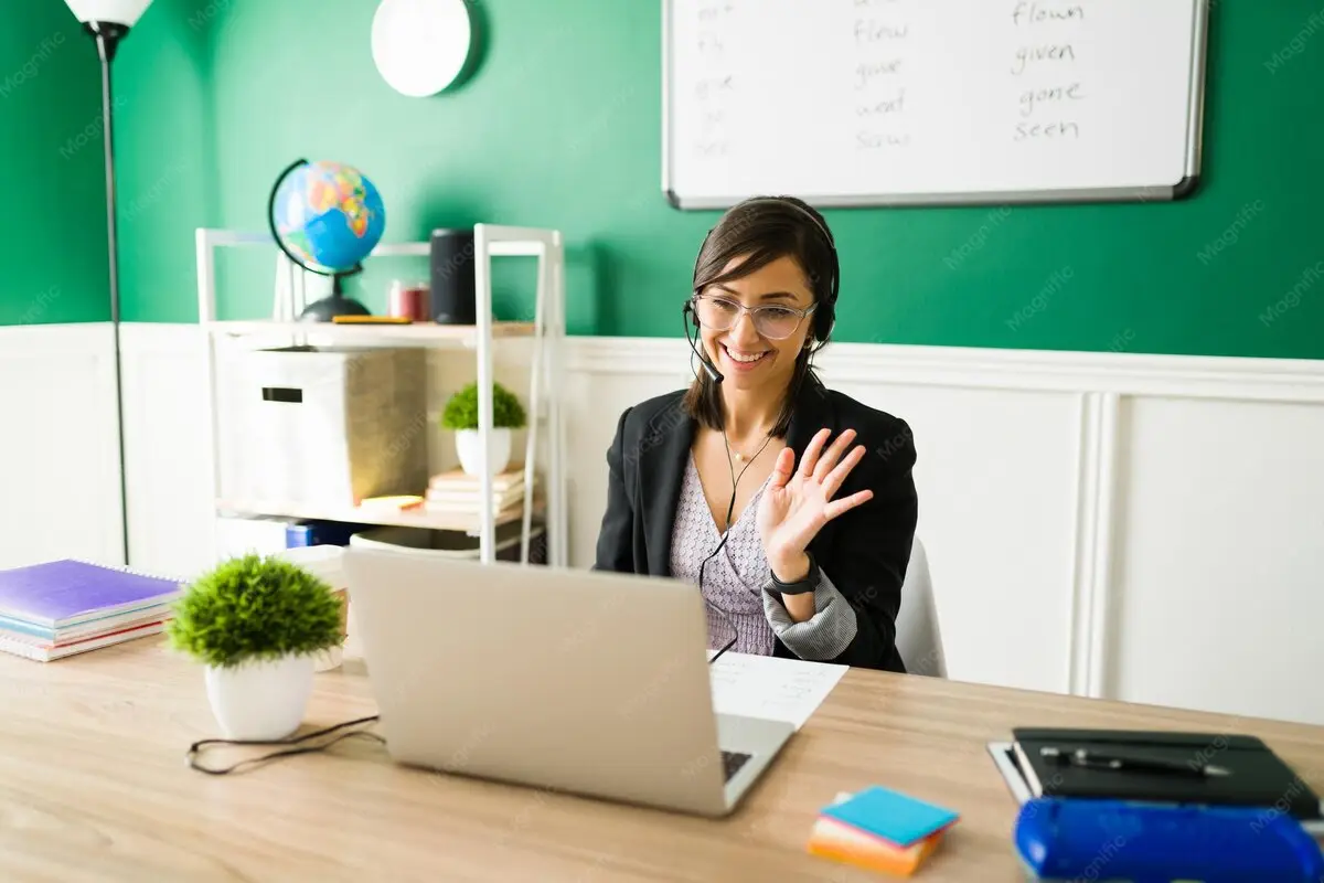 A mentor teaching an online class